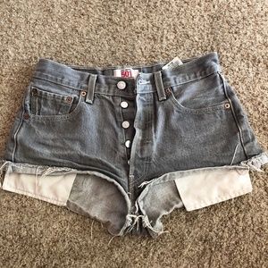 ⚡️Vintage⚡️Levi Cutoffs